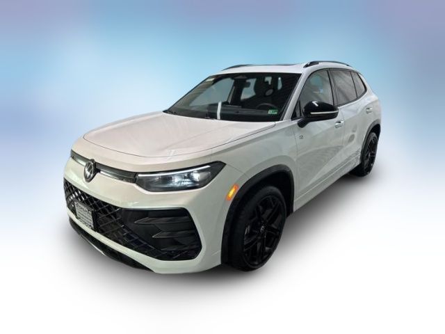 2025 Volkswagen Tiguan SE R-Line Black