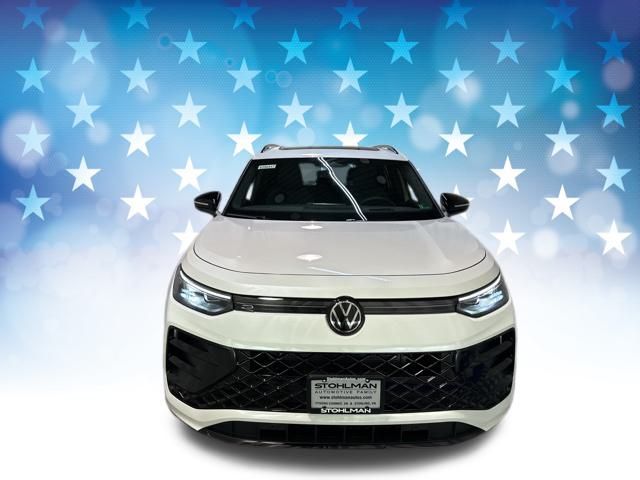 2025 Volkswagen Tiguan SE R-Line Black