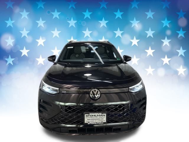2025 Volkswagen Tiguan SE R-Line Black