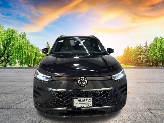 2025 Volkswagen Tiguan SE R-Line Black