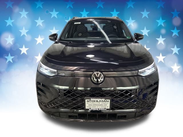 2025 Volkswagen Tiguan SE R-Line Black