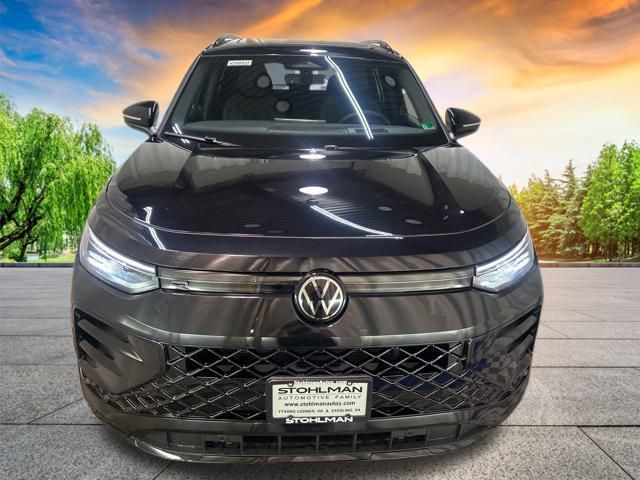 2025 Volkswagen Tiguan SE R-Line Black