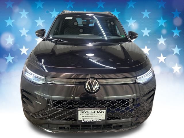 2025 Volkswagen Tiguan SE R-Line Black
