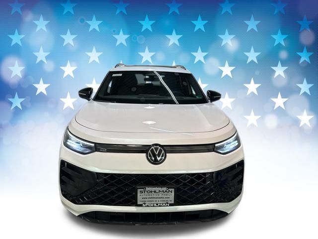 2025 Volkswagen Tiguan SE R-Line Black