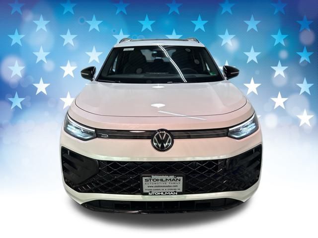 2025 Volkswagen Tiguan SE R-Line Black