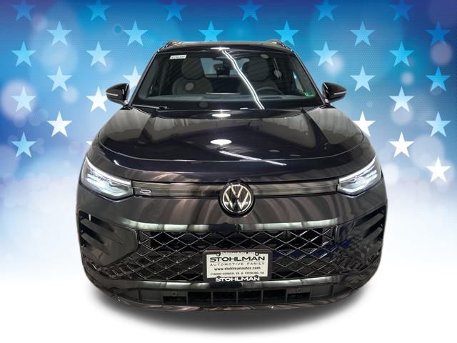 2025 Volkswagen Tiguan SE R-Line Black