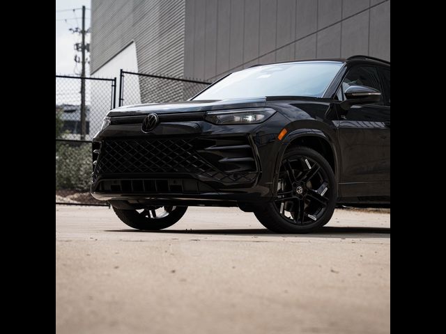 2025 Volkswagen Tiguan SE R-Line Black