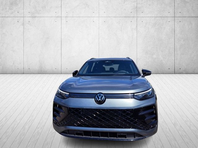 2025 Volkswagen Tiguan SE R-Line Black