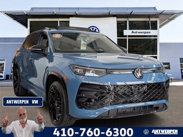 2025 Volkswagen Tiguan SE R-Line Black