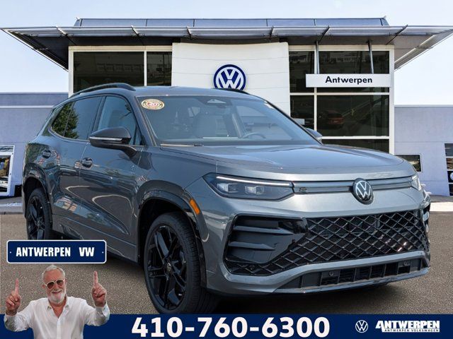 2025 Volkswagen Tiguan SE R-Line Black