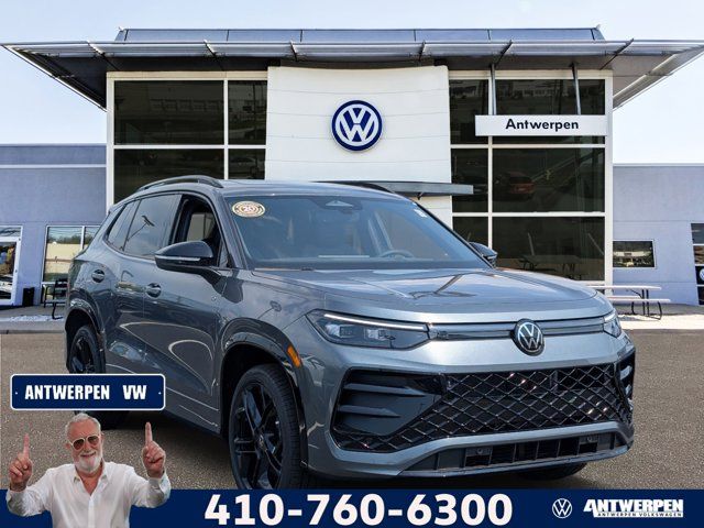 2025 Volkswagen Tiguan SE R-Line Black