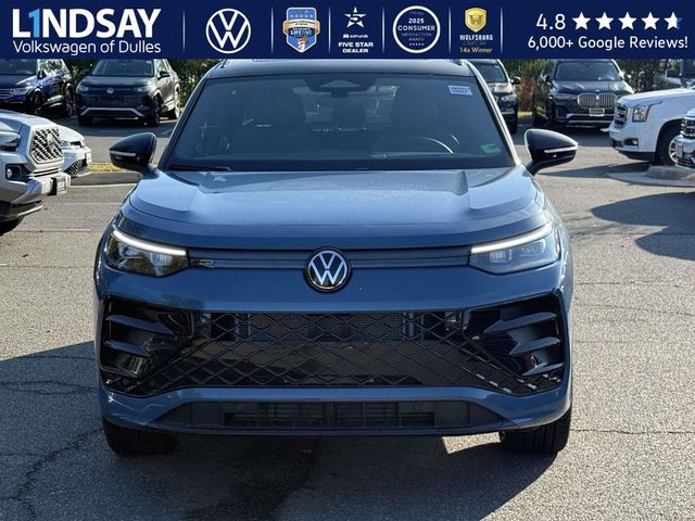 2025 Volkswagen Tiguan SE R-Line Black