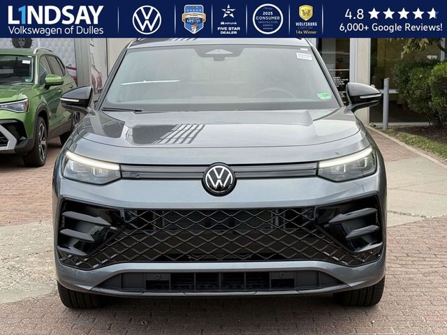 2025 Volkswagen Tiguan SE R-Line Black