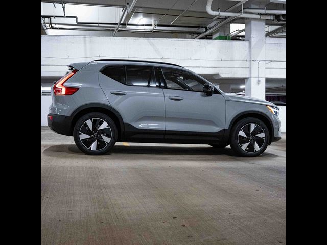 2025 Volvo EX40 Plus