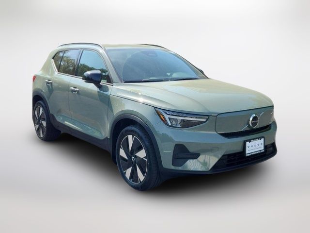 2025 Volvo EX40 Core