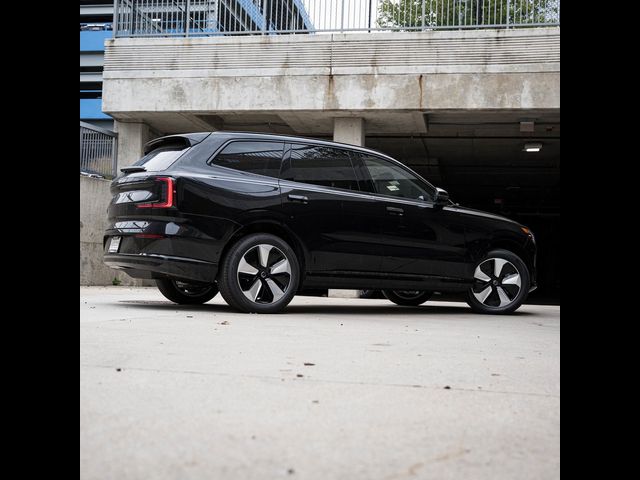 2025 Volvo EX90 Plus