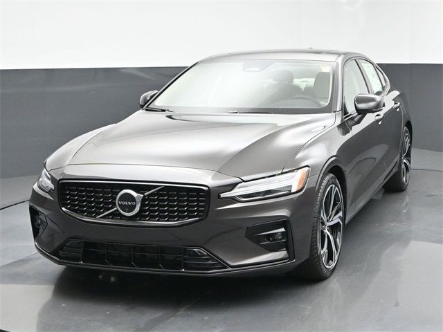 2025 Volvo S60 Plus