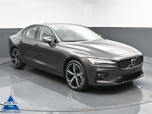 2025 Volvo S60 Plus