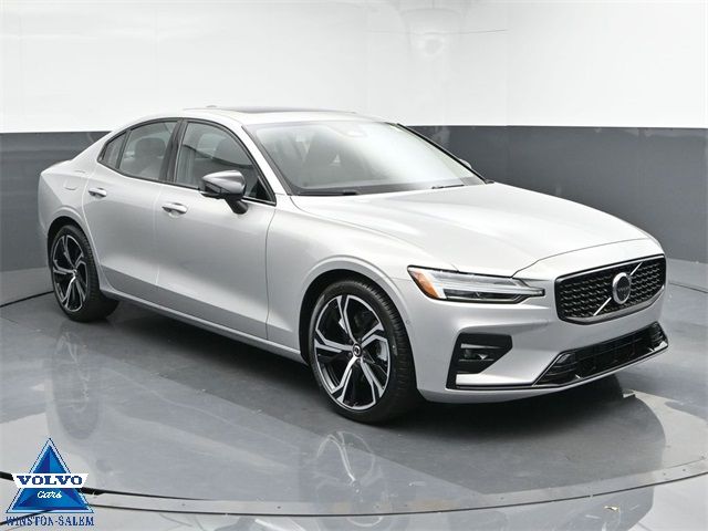 2025 Volvo S60 Plus