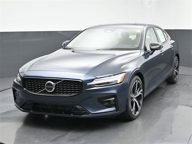 2025 Volvo S60 Plus