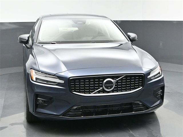 2025 Volvo S60 Plus