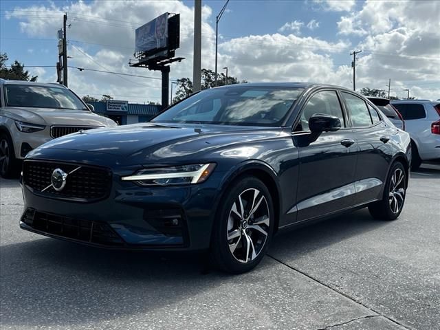 2025 Volvo S60 Plus