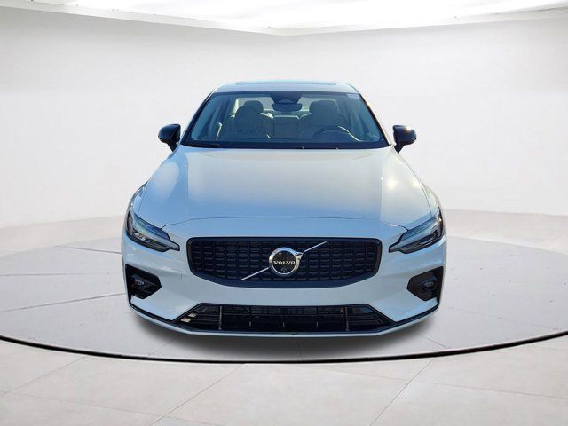 2025 Volvo S60 Plus