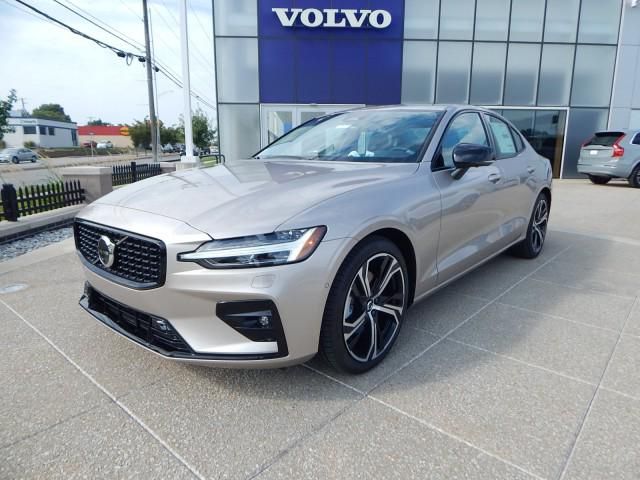 2025 Volvo S60 Plus