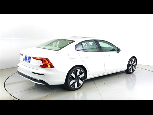 2025 Volvo S60 Plug-In Hybrid Plus