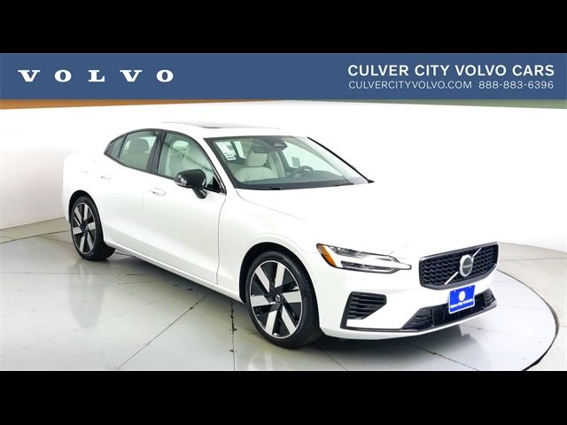 2025 Volvo S60 Plug-In Hybrid Plus