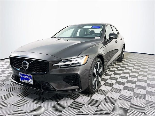 2025 Volvo S60 Plug-In Hybrid Plus