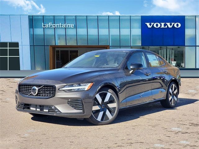 2025 Volvo S60 Plug-In Hybrid Plus