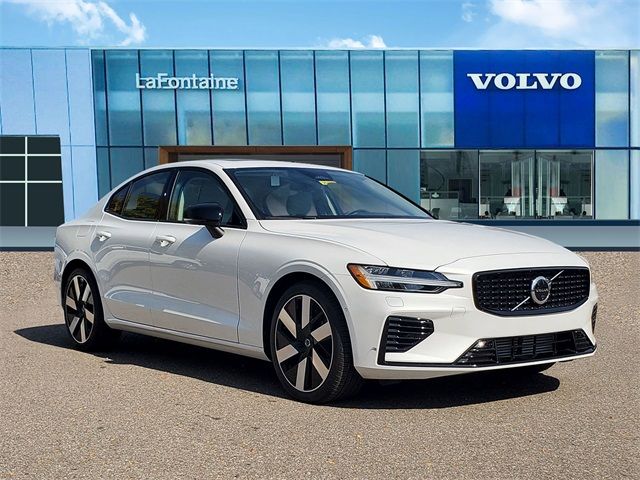 2025 Volvo S60 Plug-In Hybrid Plus