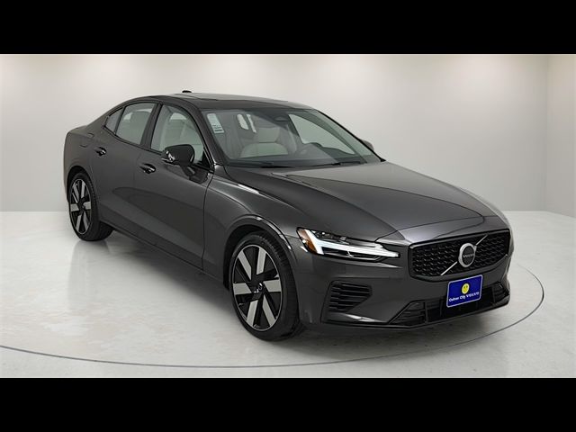 2025 Volvo S60 Plug-In Hybrid Plus