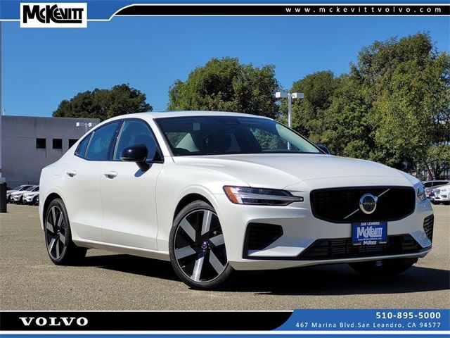 2025 Volvo S60 Plug-In Hybrid Plus