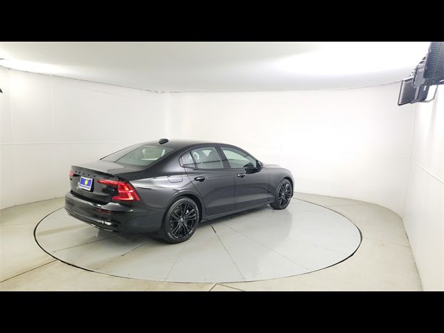 2025 Volvo S60 Plug-In Hybrid Ultra Black Edition