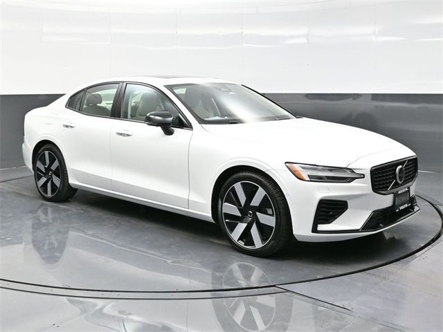 2025 Volvo S60 Plug-In Hybrid Ultra