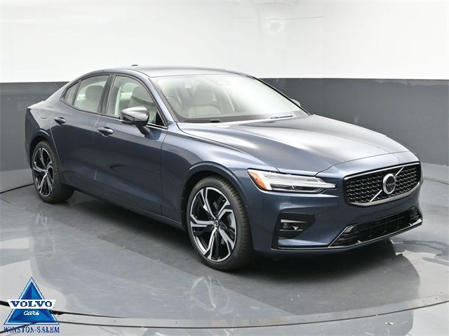 2025 Volvo S60 Plus