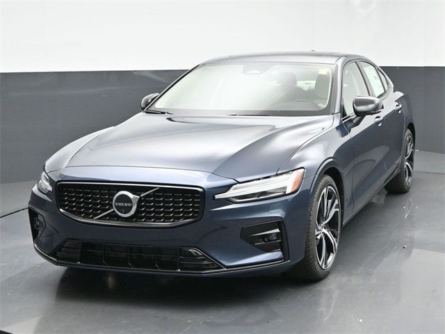 2025 Volvo S60 Plus