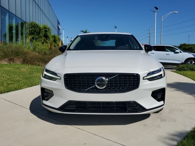 2025 Volvo S60 Plus