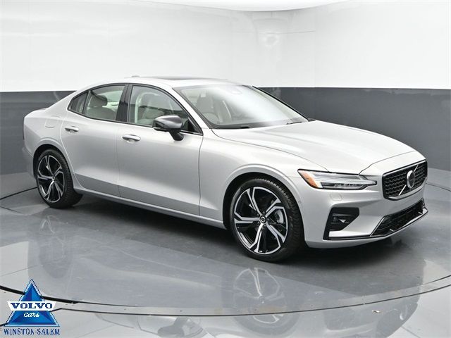 2025 Volvo S60 Plus