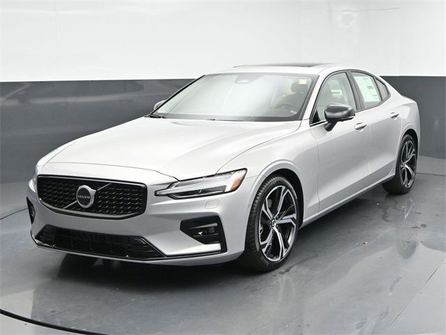 2025 Volvo S60 Plus