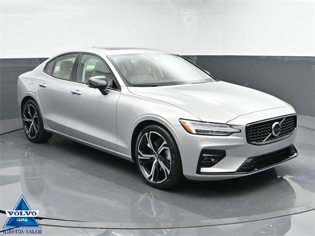 2025 Volvo S60 Plus