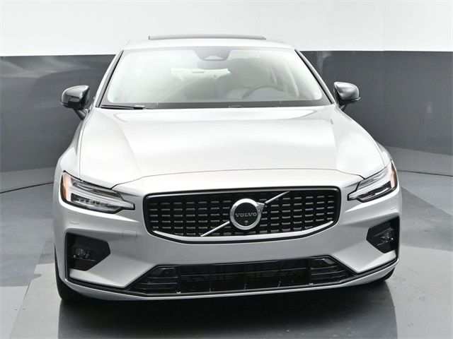 2025 Volvo S60 Plus