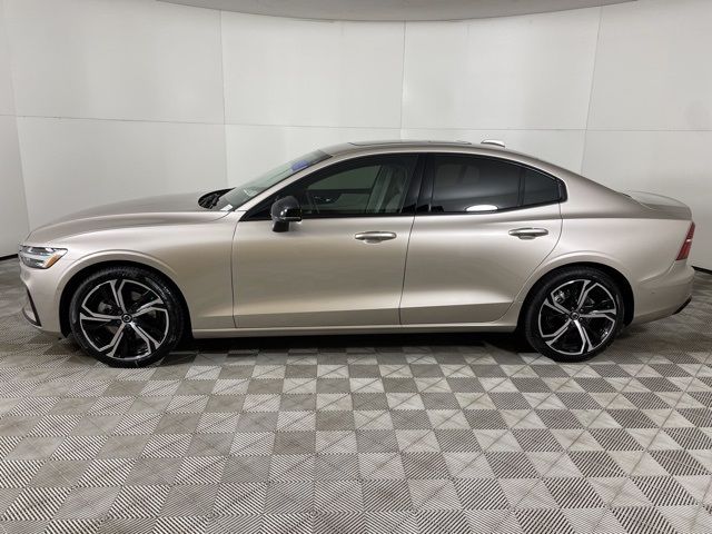 2025 Volvo S60 Plus