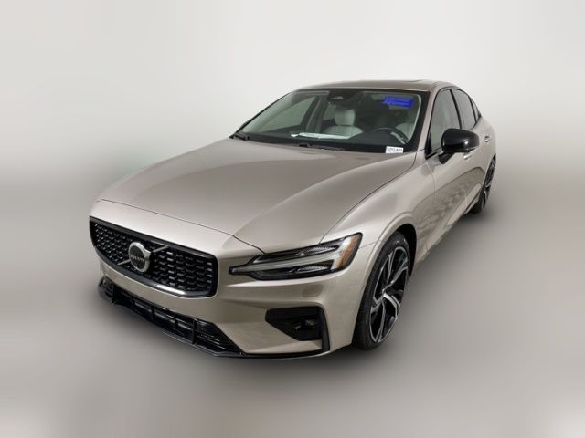 2025 Volvo S60 Plus