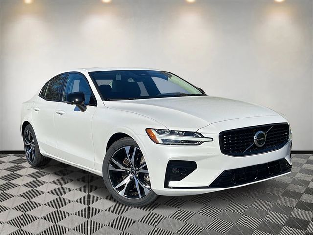 2025 Volvo S60 Plus