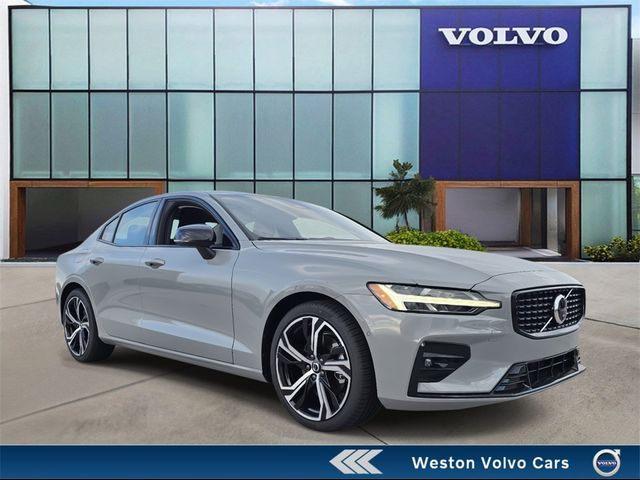 2025 Volvo S60 Plus