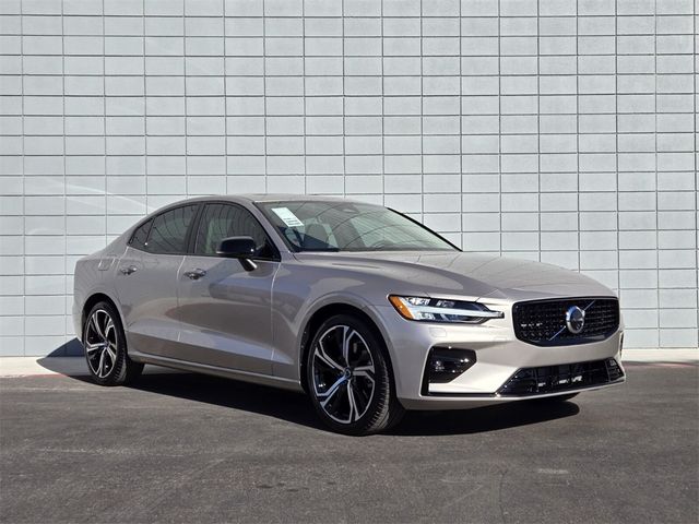 2025 Volvo S60 Plus