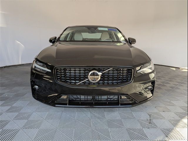 2025 Volvo S60 Plus